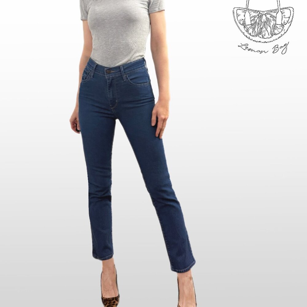 Levi’s / High Waisted Skinny Fitted Jeans / Size 25 / Color Blue